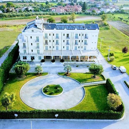 Hotel Concorde Sant'Egidio alla Vibrata Exterior foto