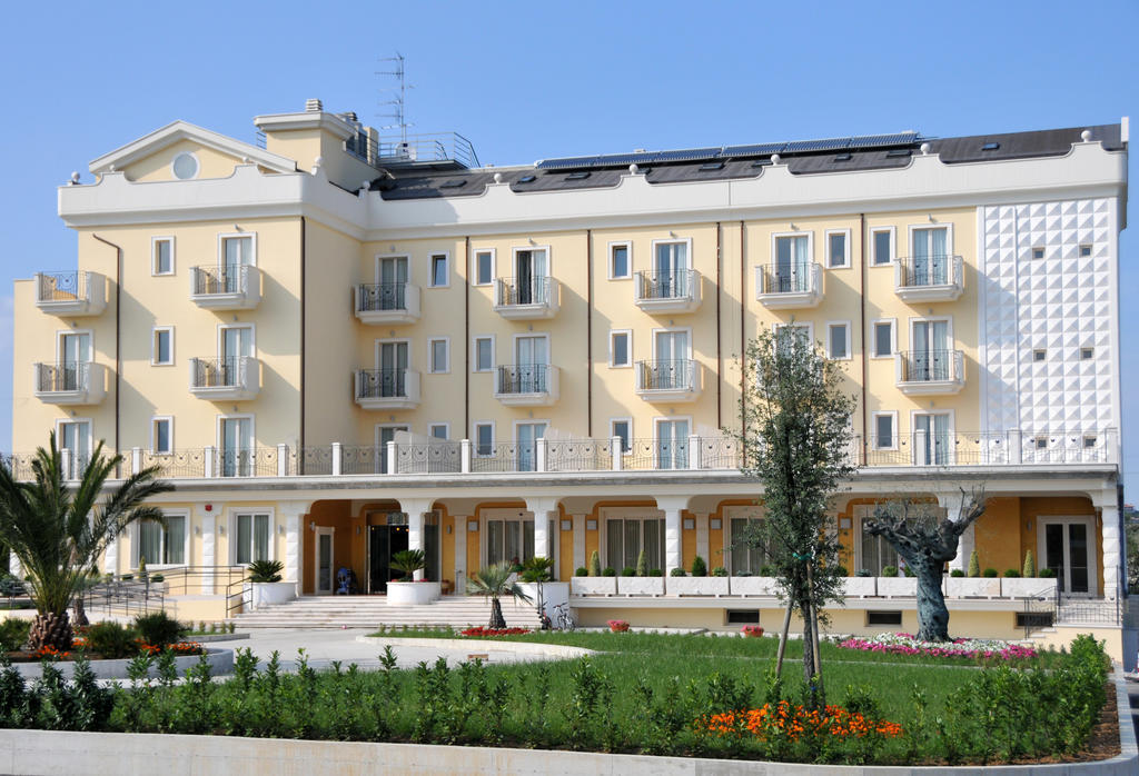 Hotel Concorde Sant'Egidio alla Vibrata Exterior foto