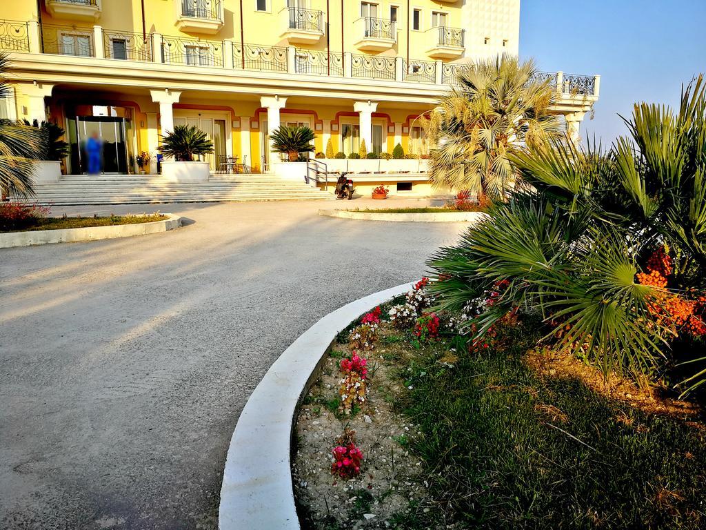 Hotel Concorde Sant'Egidio alla Vibrata Exterior foto