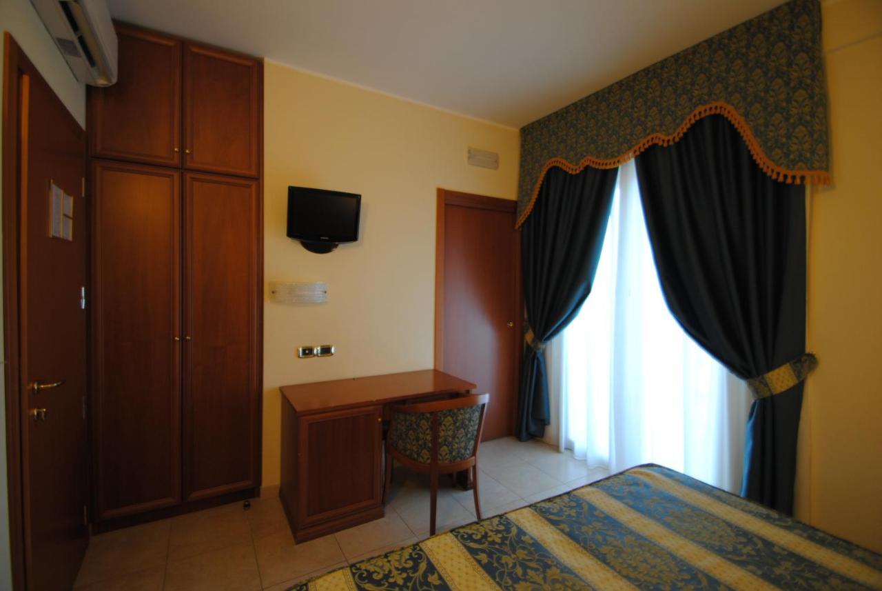 Hotel Concorde Sant'Egidio alla Vibrata Exterior foto