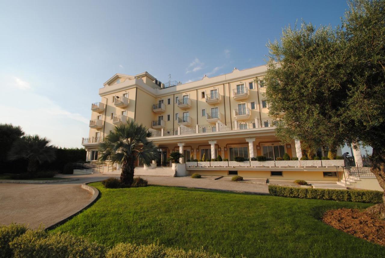 Hotel Concorde Sant'Egidio alla Vibrata Exterior foto